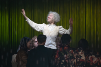 DZEN SAVU ARKLU PĀR MIRUŠO KAULIEM